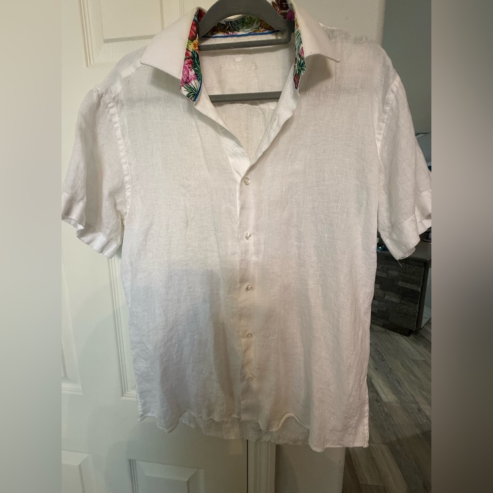 Men’s large Bertigo button down casual shirt great condition